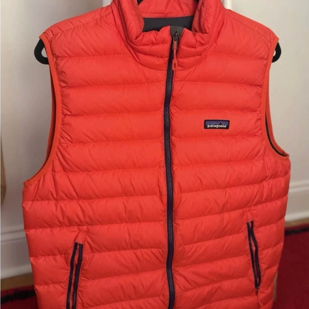 Patagonia Men's Vibrant Orange Quilted Vest - Picture 1 of 5